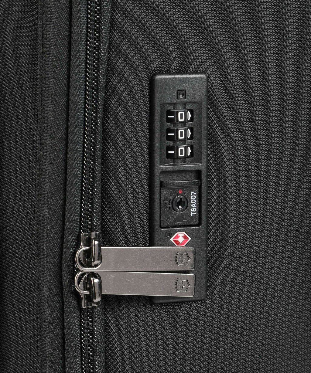 Victorinox Crosslight Large Spinner (4 wheels) black