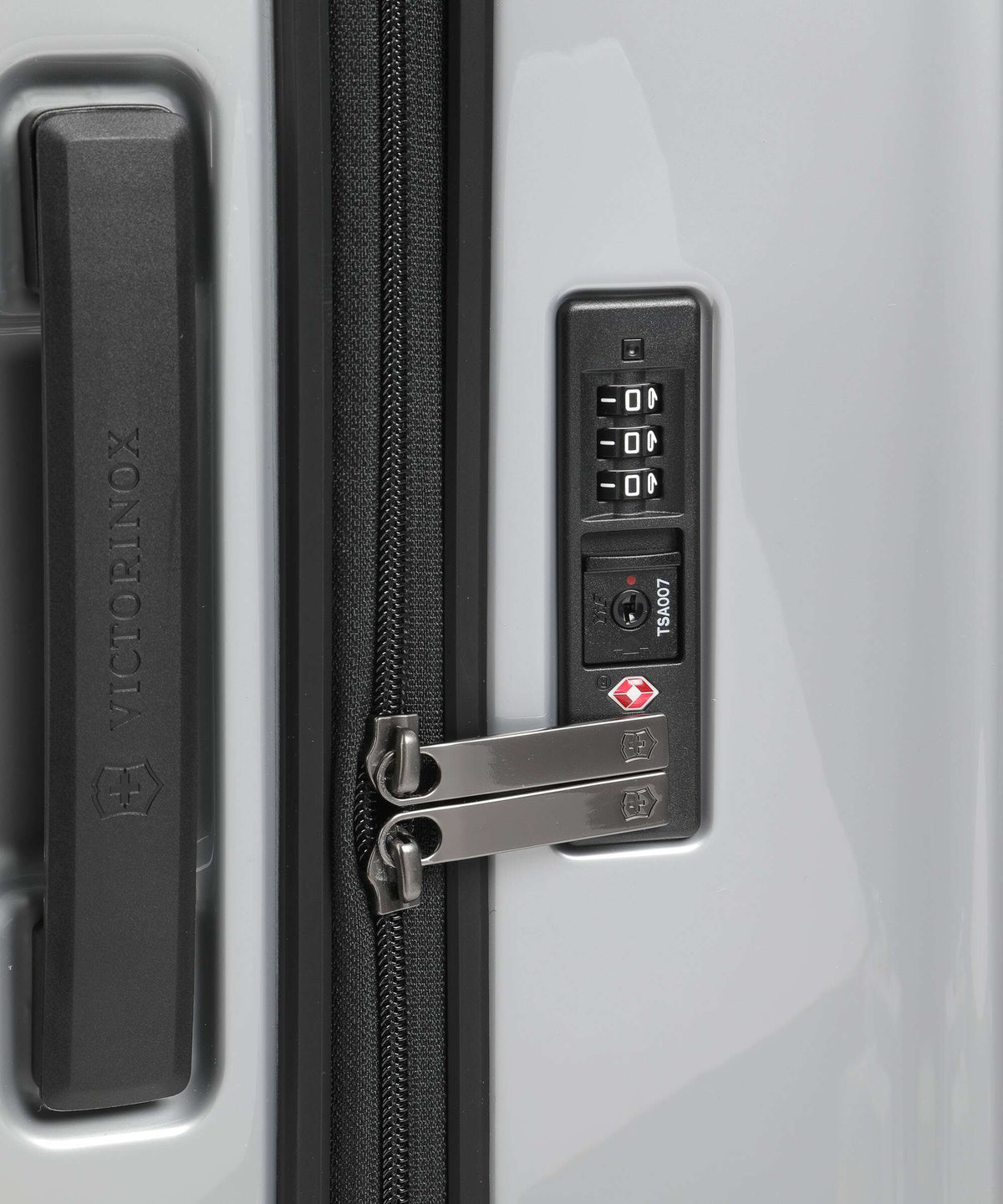 Victorinox Airox Medium Spinner (4 wheels) silver