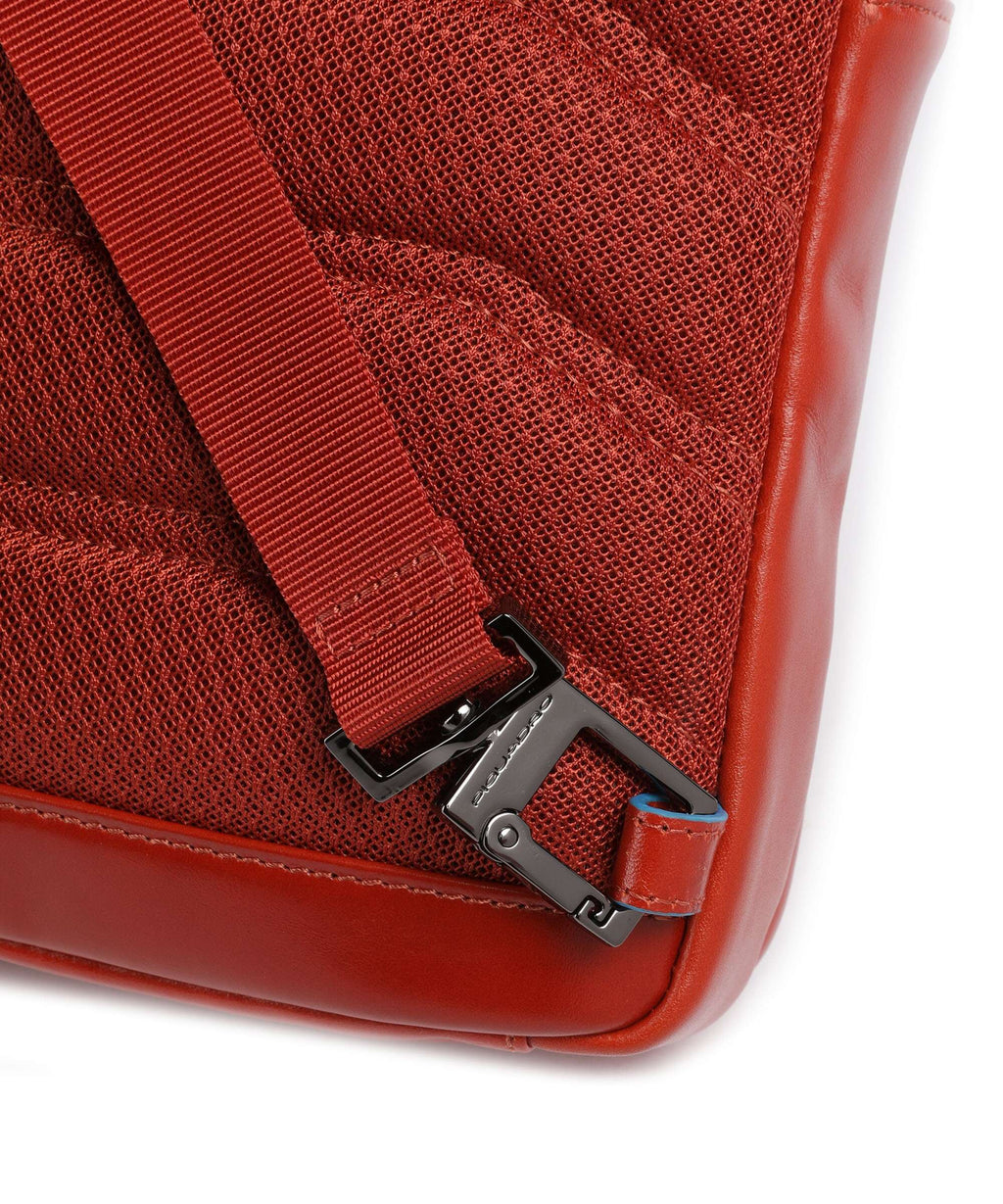 Piquadro Blue Square Sling bag tabacco