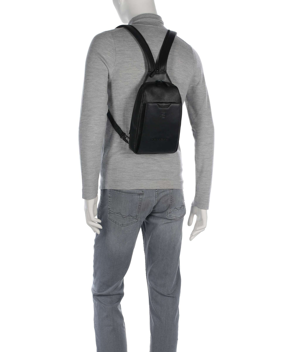 Piquadro Ael Sling bag black