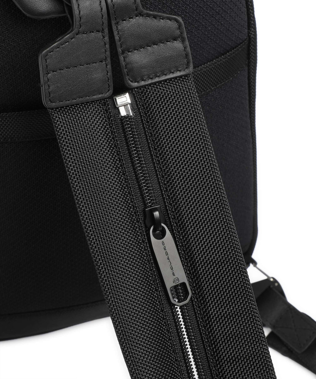 Piquadro Lyss Sling bag black