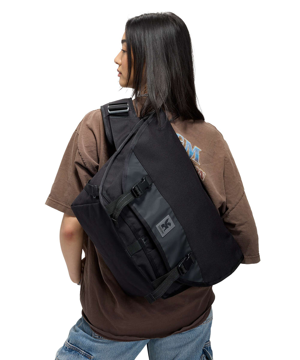 Chrome Citizen 15 Messenger bag black